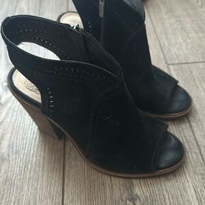 Vince Camuto heals